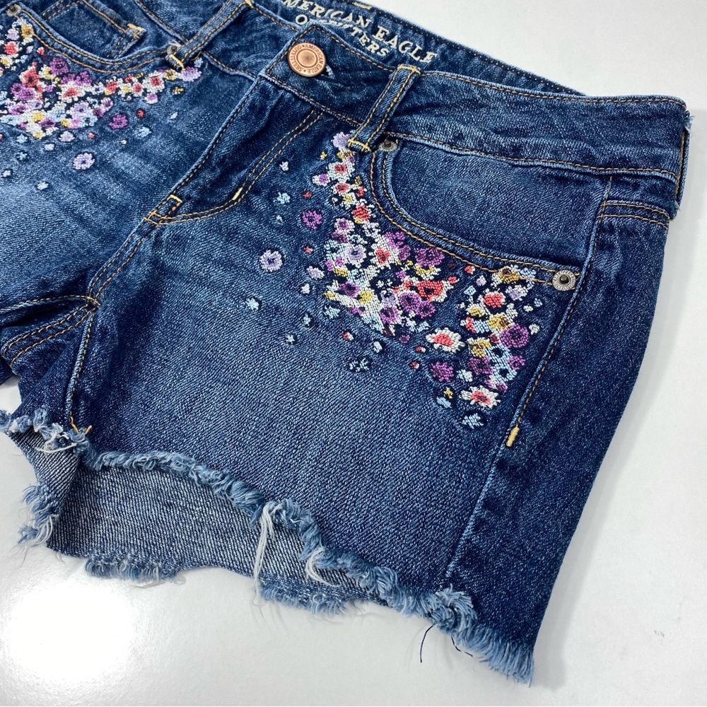American Eagle Outfitters Ditzy Floral Embroidered Cutoffs Denim Jean Shorts 4 - Picture 5 of 11